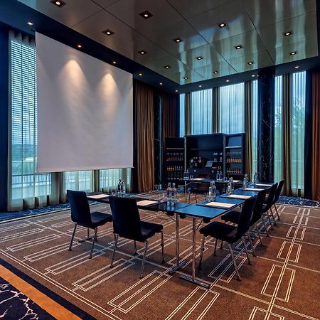 Hyatt Regency Dusseldorf Hotel Bagian luar foto Meeting room