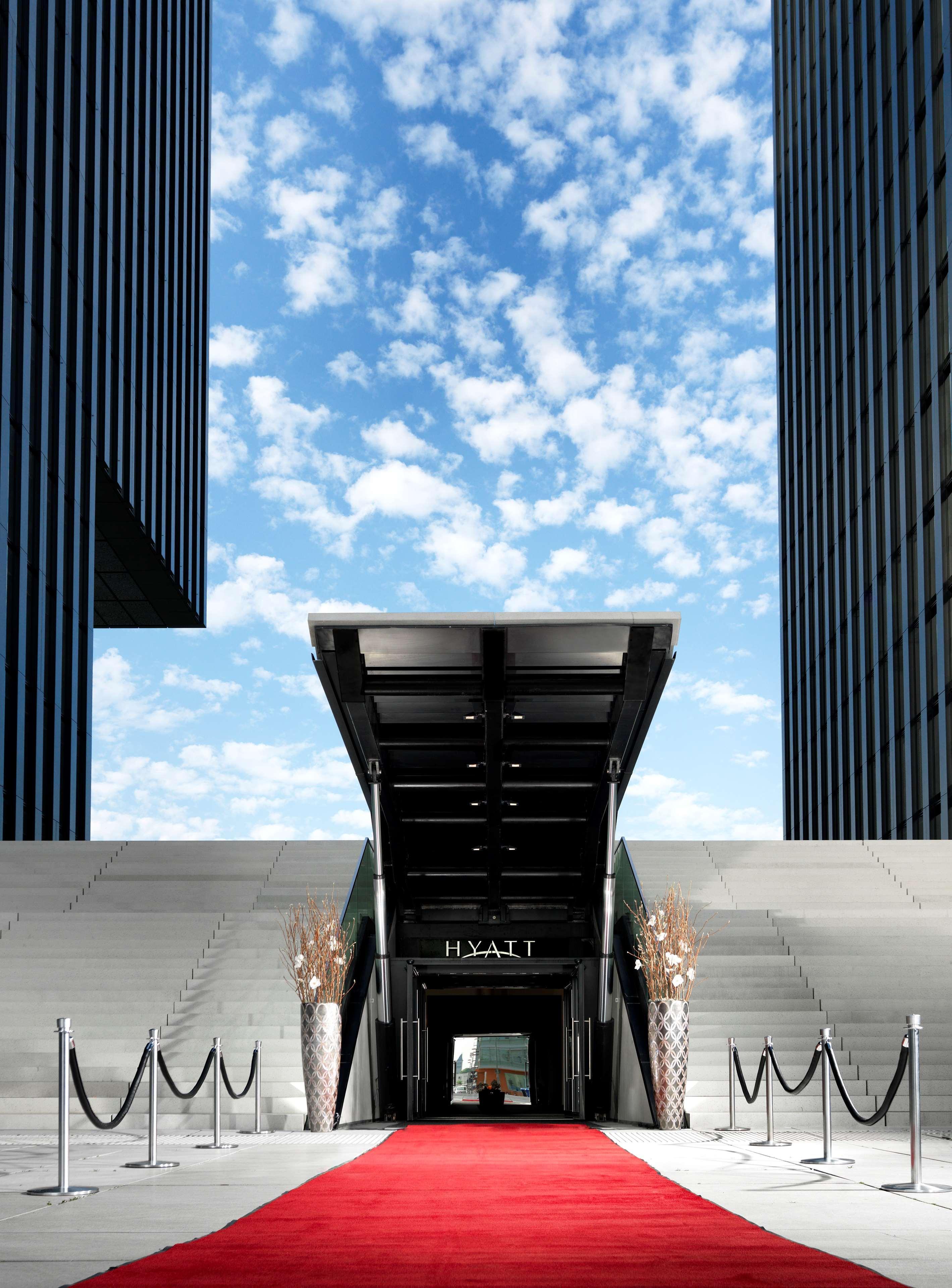Hyatt Regency Dusseldorf Hotel Bagian luar foto HYATT Regency Chennai